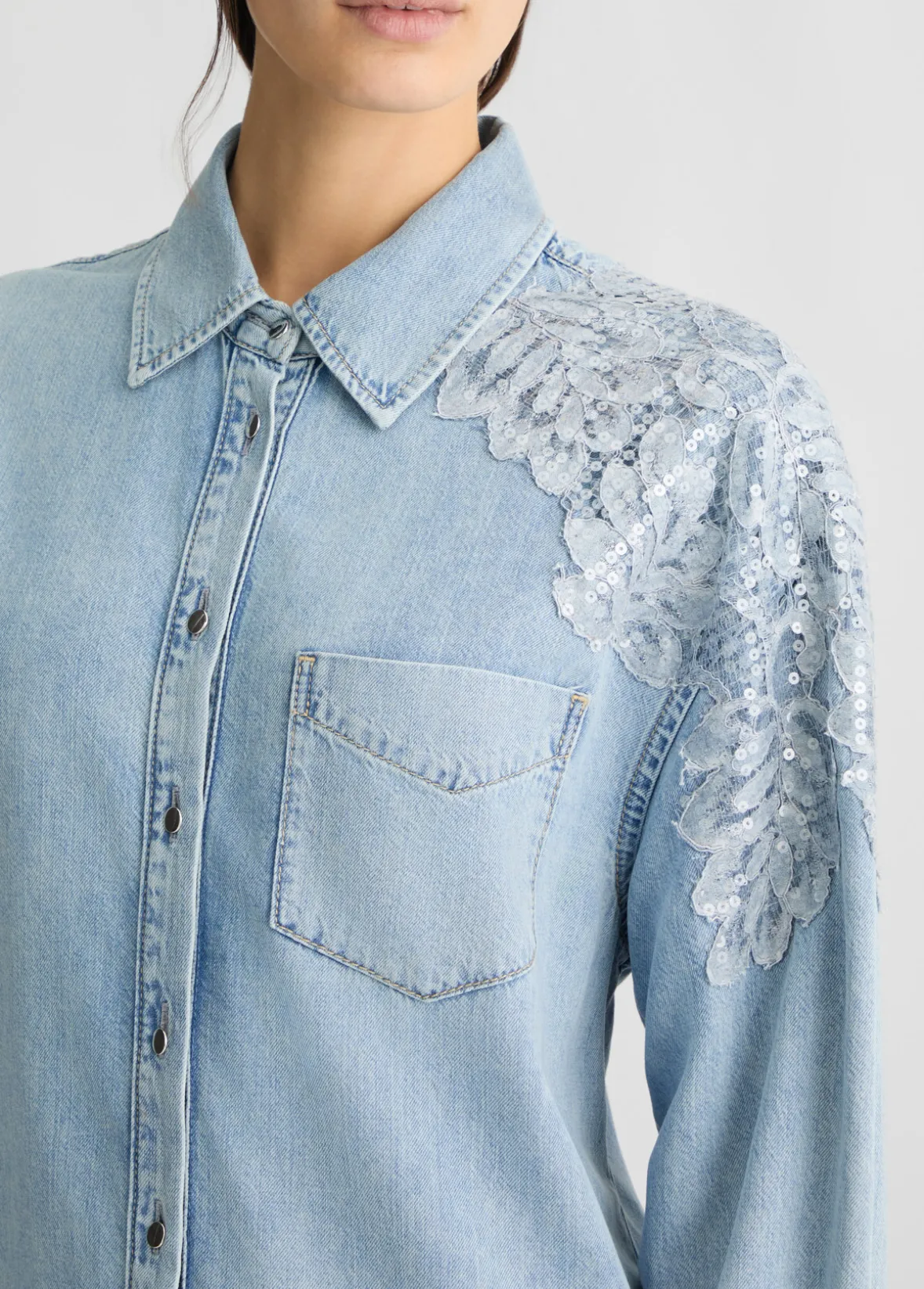 Abito in denim con pizzo
