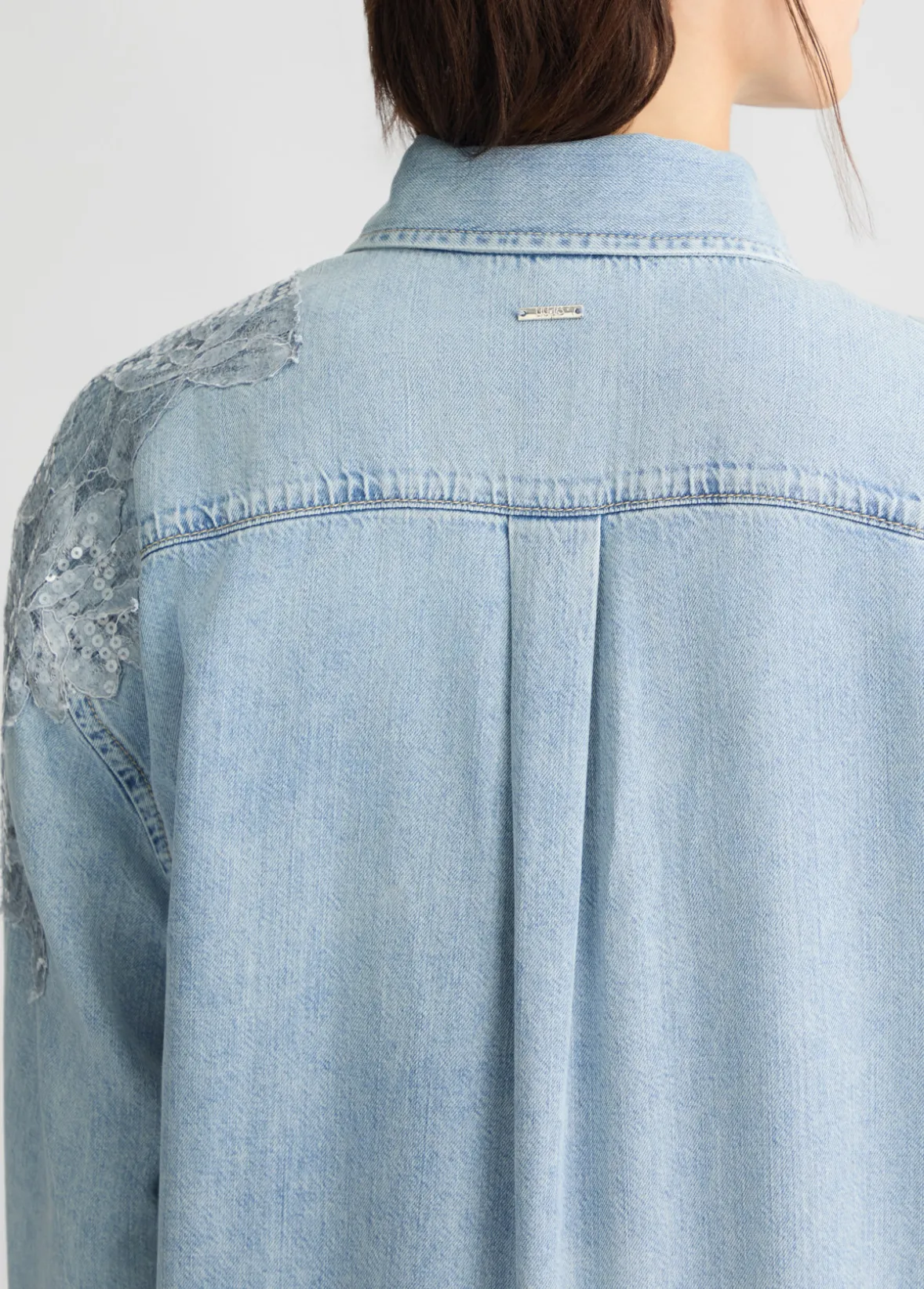 Abito in denim con pizzo