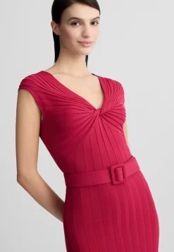 Abito in maglia con cintura