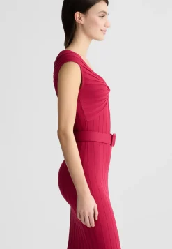 Abito in maglia con cintura