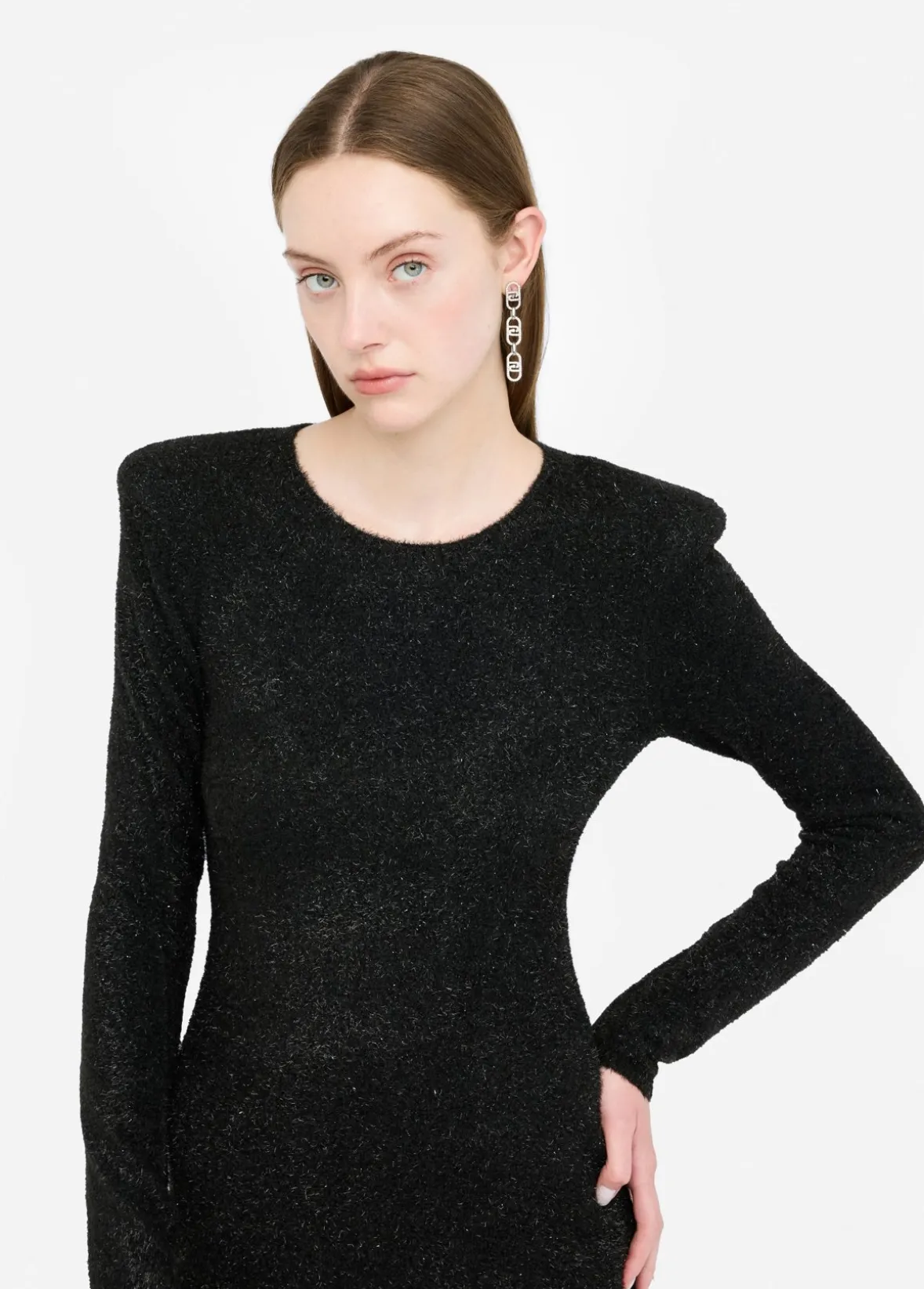 Abito in maglia con spalline imbottite