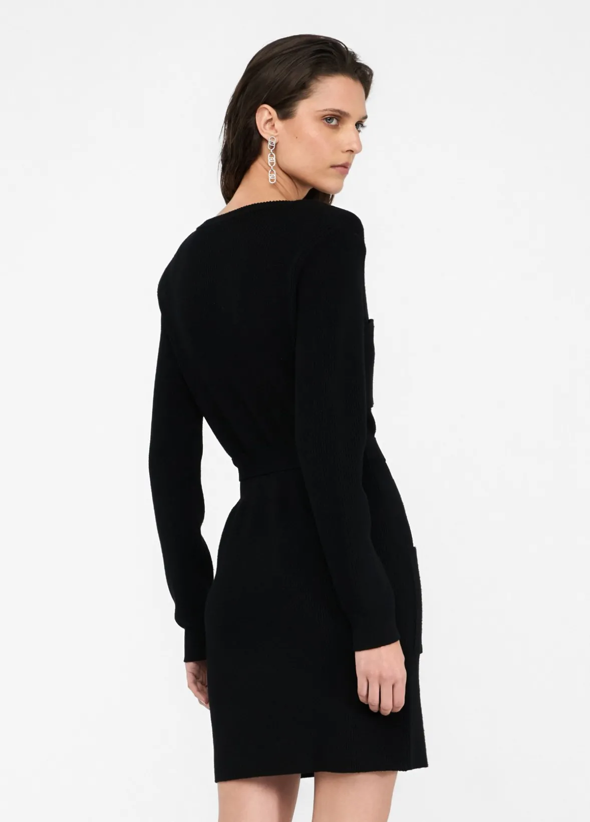 Abito in maglia con spalline imbottite