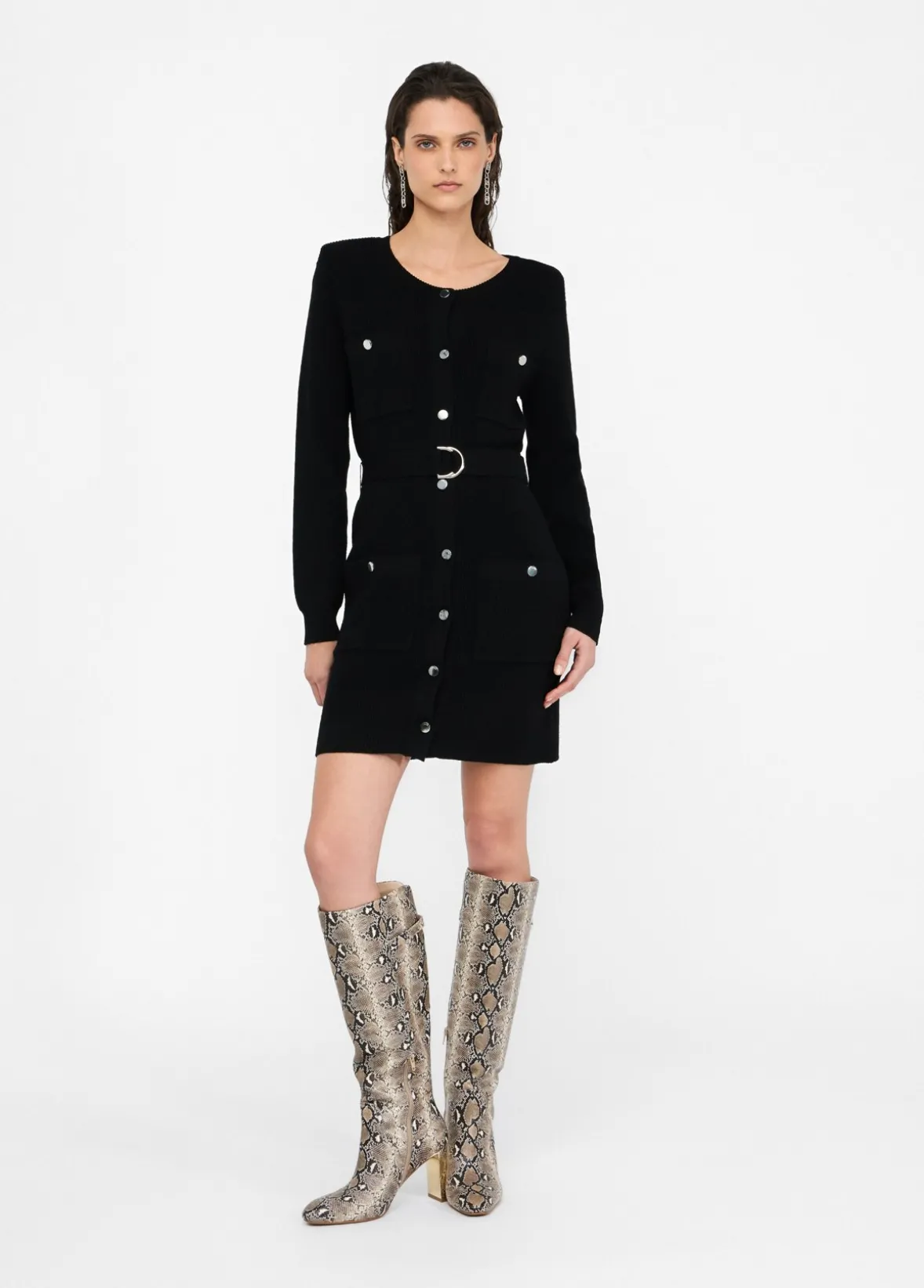 Abito in maglia con spalline imbottite