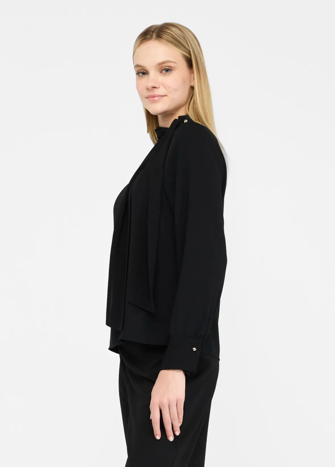 Blusa con sciarpa