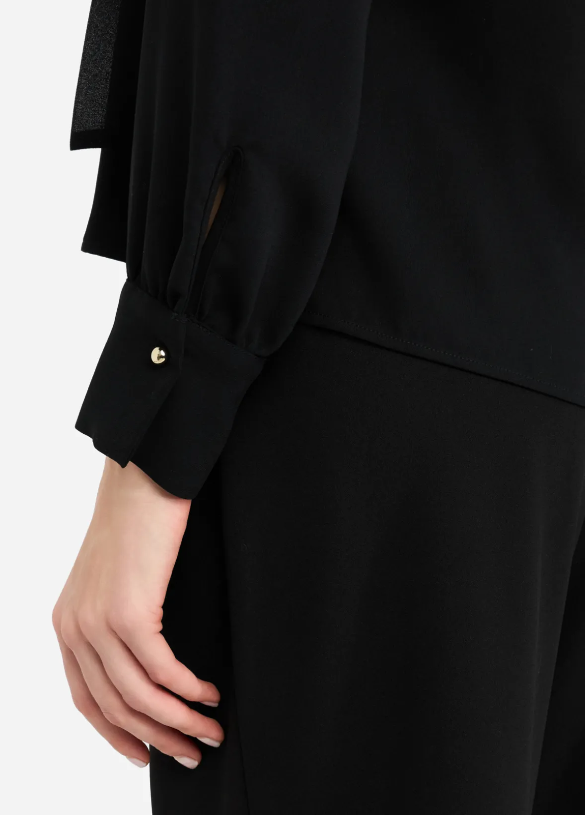 Blusa con sciarpa