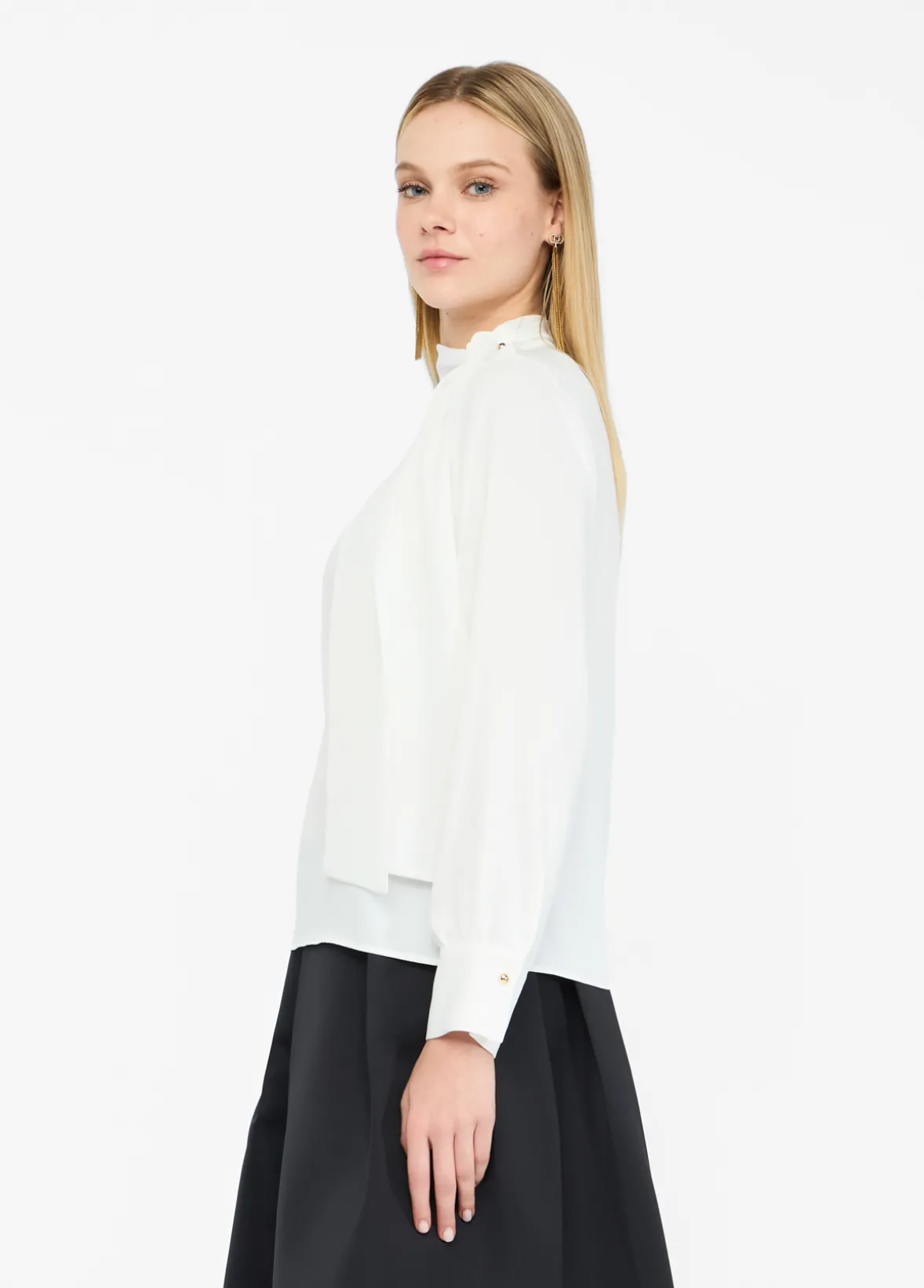 Blusa con sciarpa