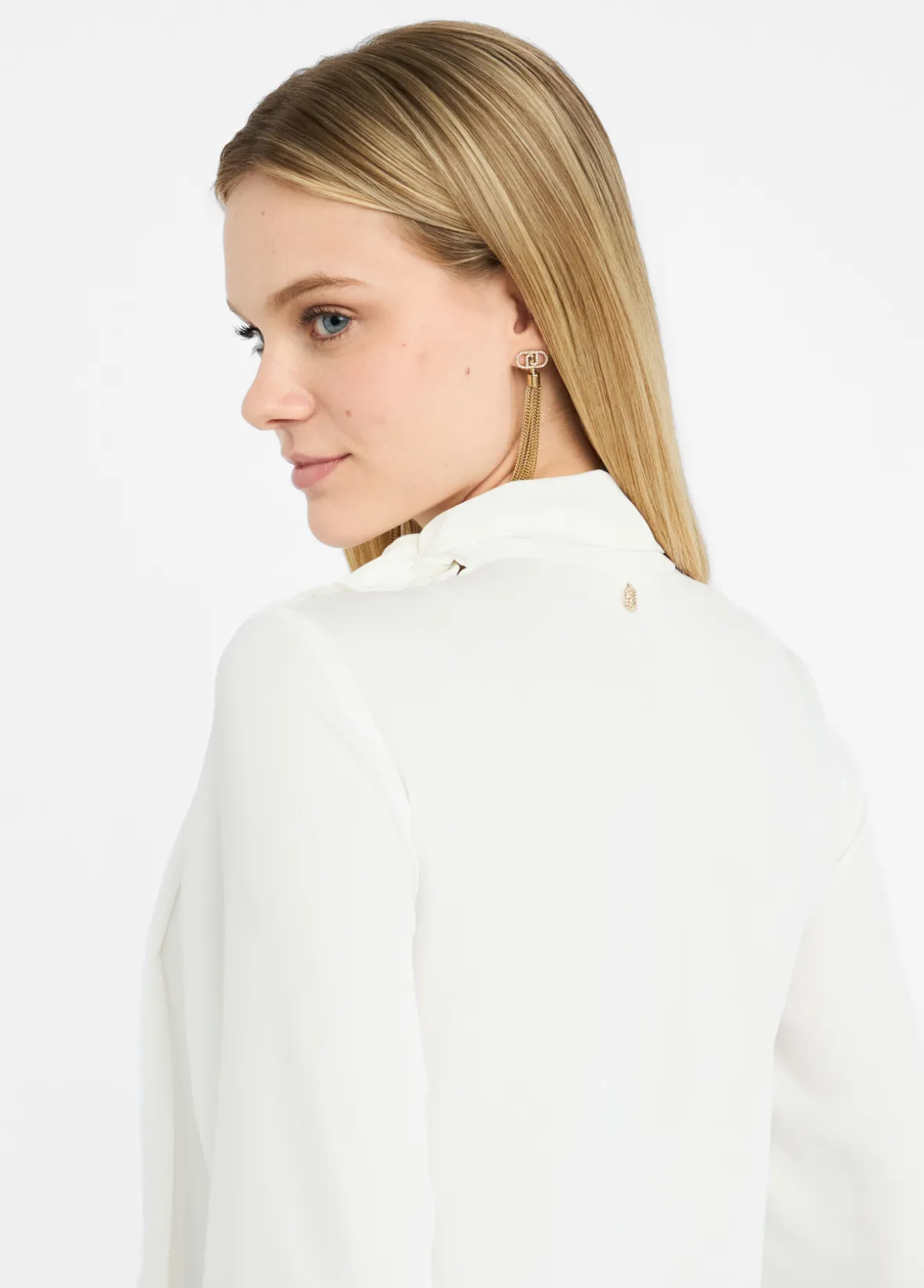 Blusa con sciarpa