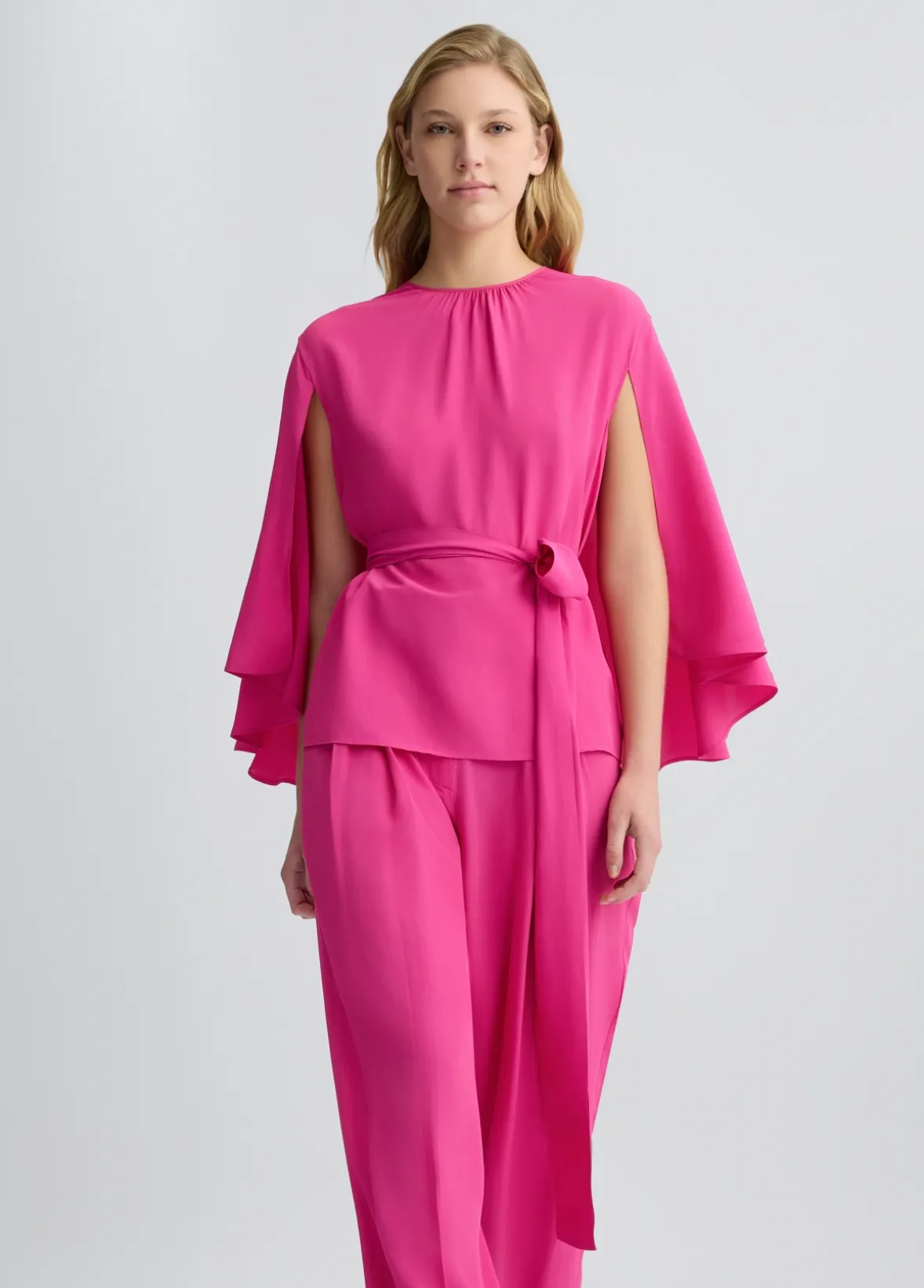 Blusa in crêpe de chine con cintura