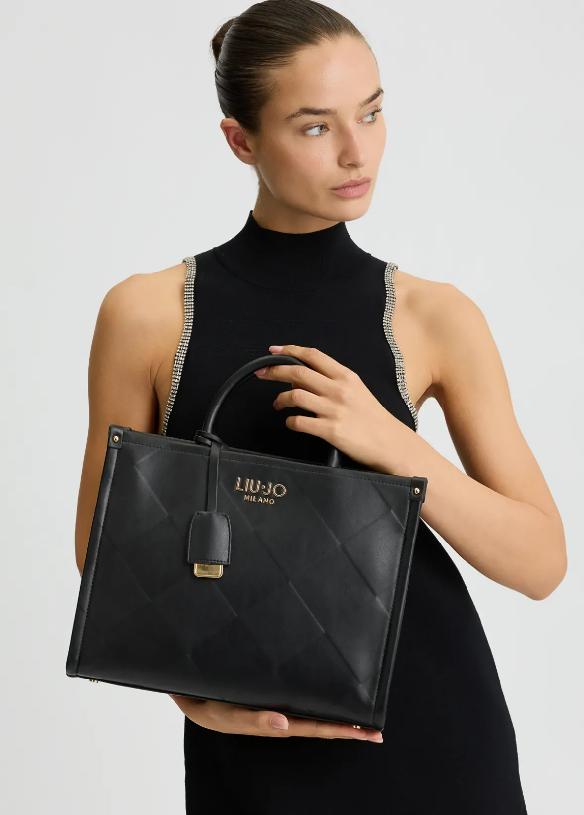 Borsa a mano media con charm