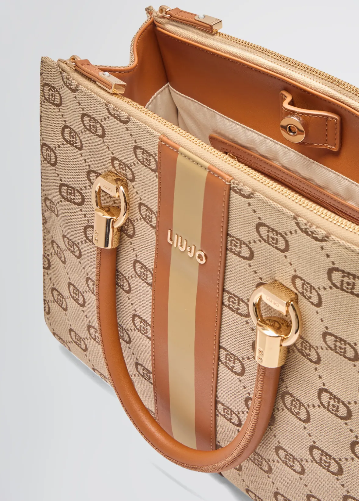 Borsa satchel media