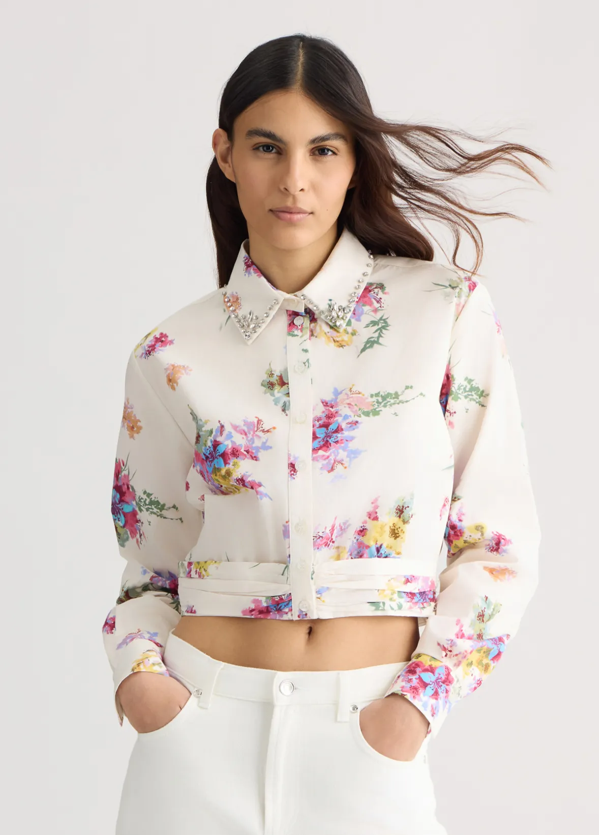 Camicia floreale con ricami gioiello