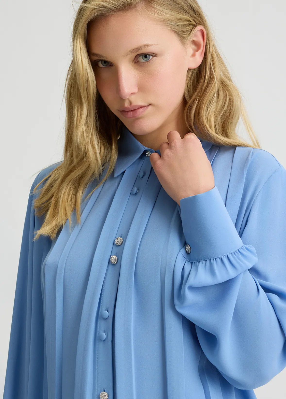Camicia in georgette con pieghe