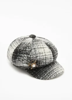 Cappello check con spilla
