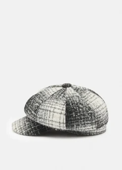 Cappello check con spilla