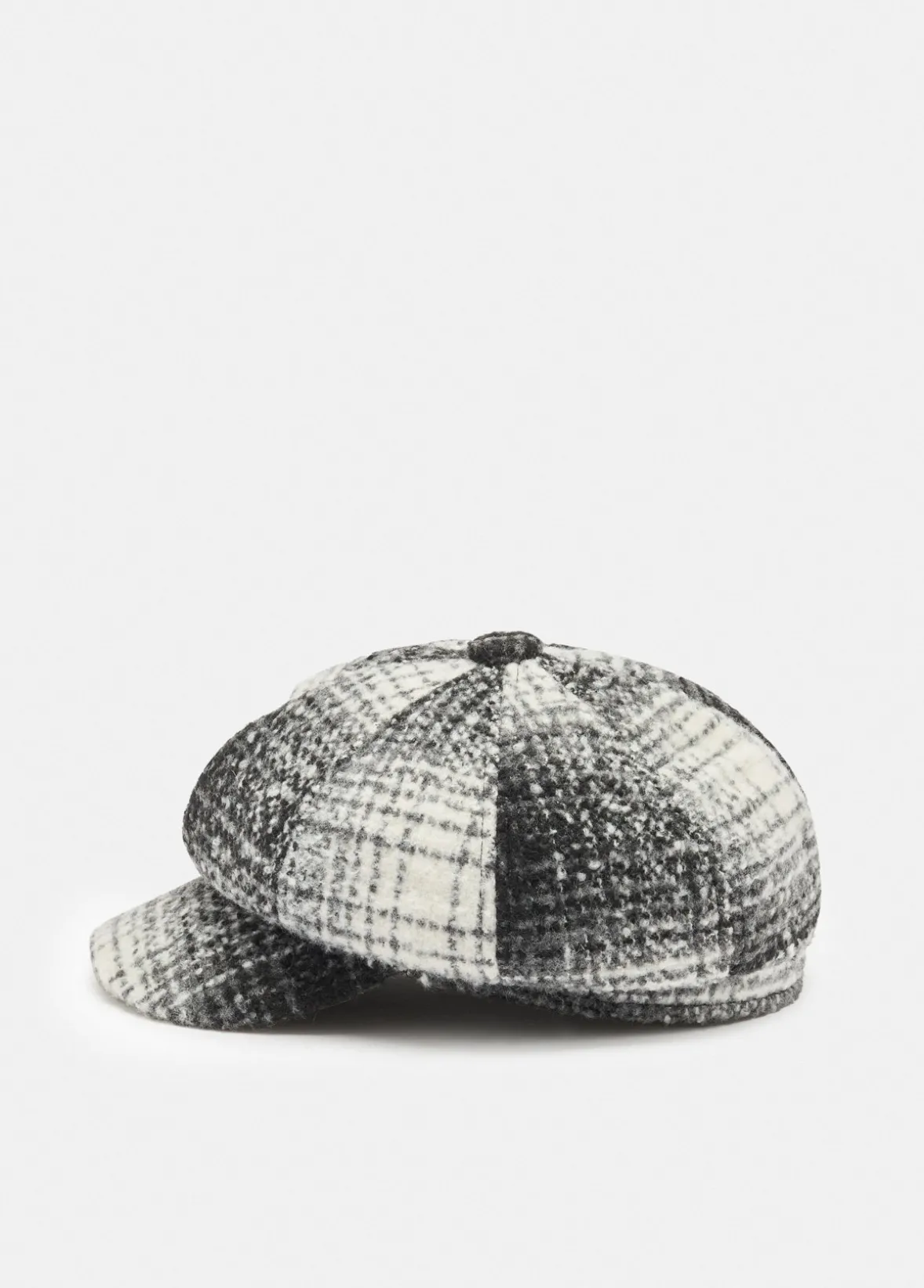 Cappello check con spilla