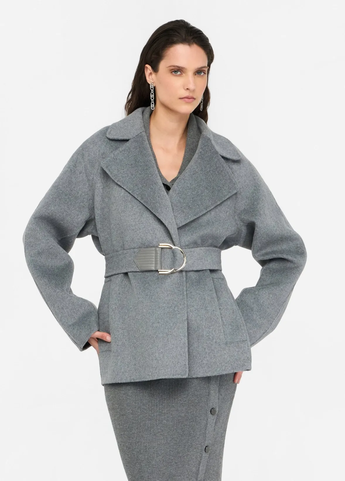 Cappotto in lana con cintura
