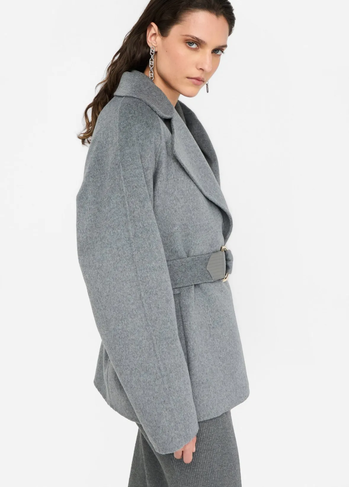 Cappotto in lana con cintura