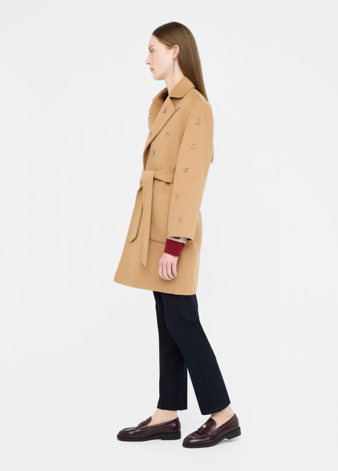 Cappotto in lana con ricami gioiello