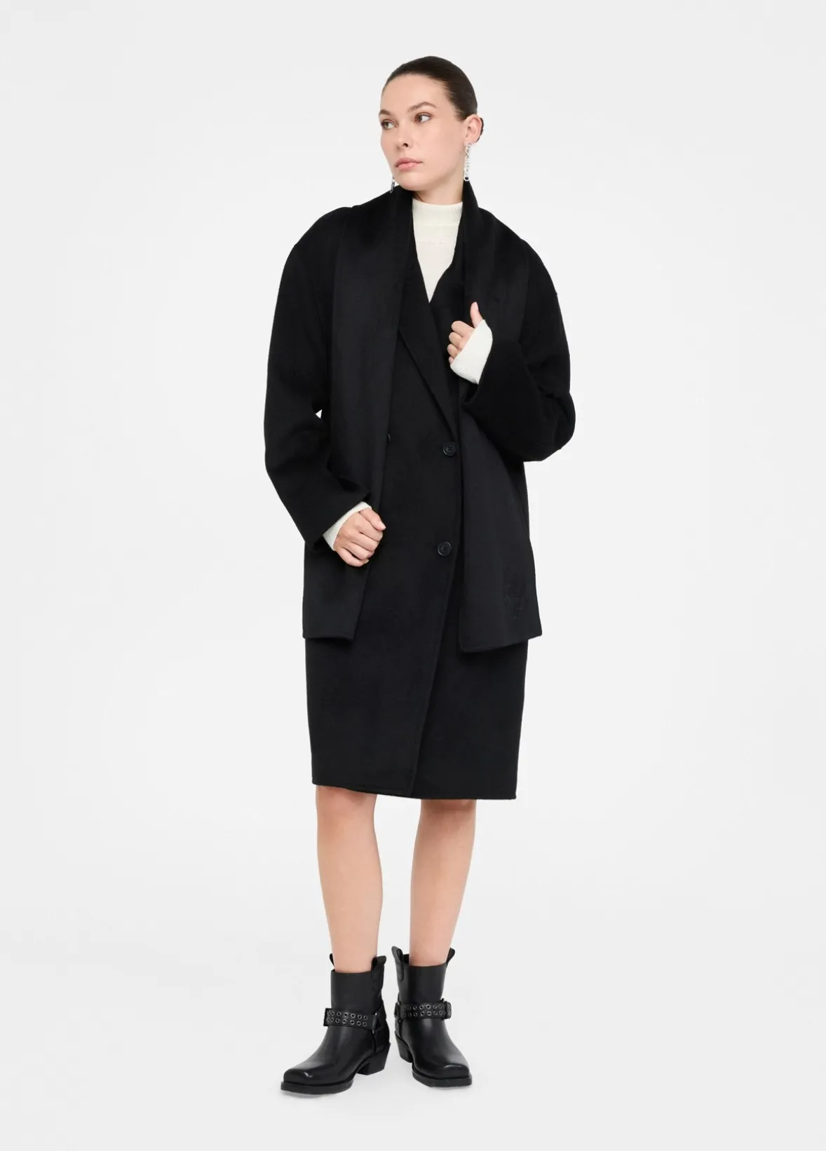 Cappotto in lana con sciarpa