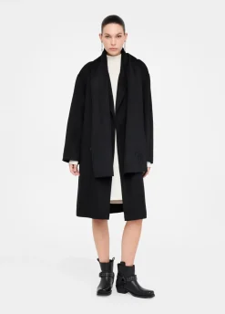 Cappotto in lana con sciarpa
