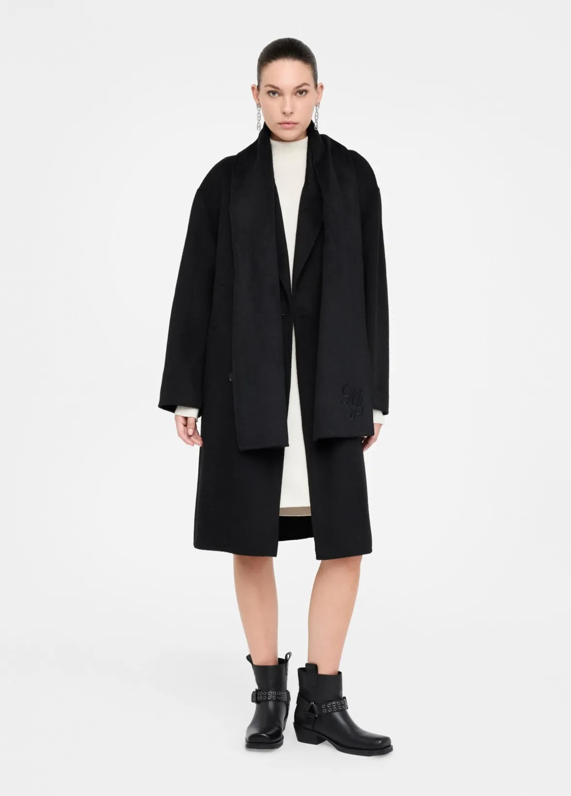 Cappotto in lana con sciarpa