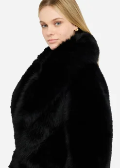 Cappotto in pelliccia sintetica
