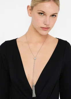 Collana con nappine metalliche