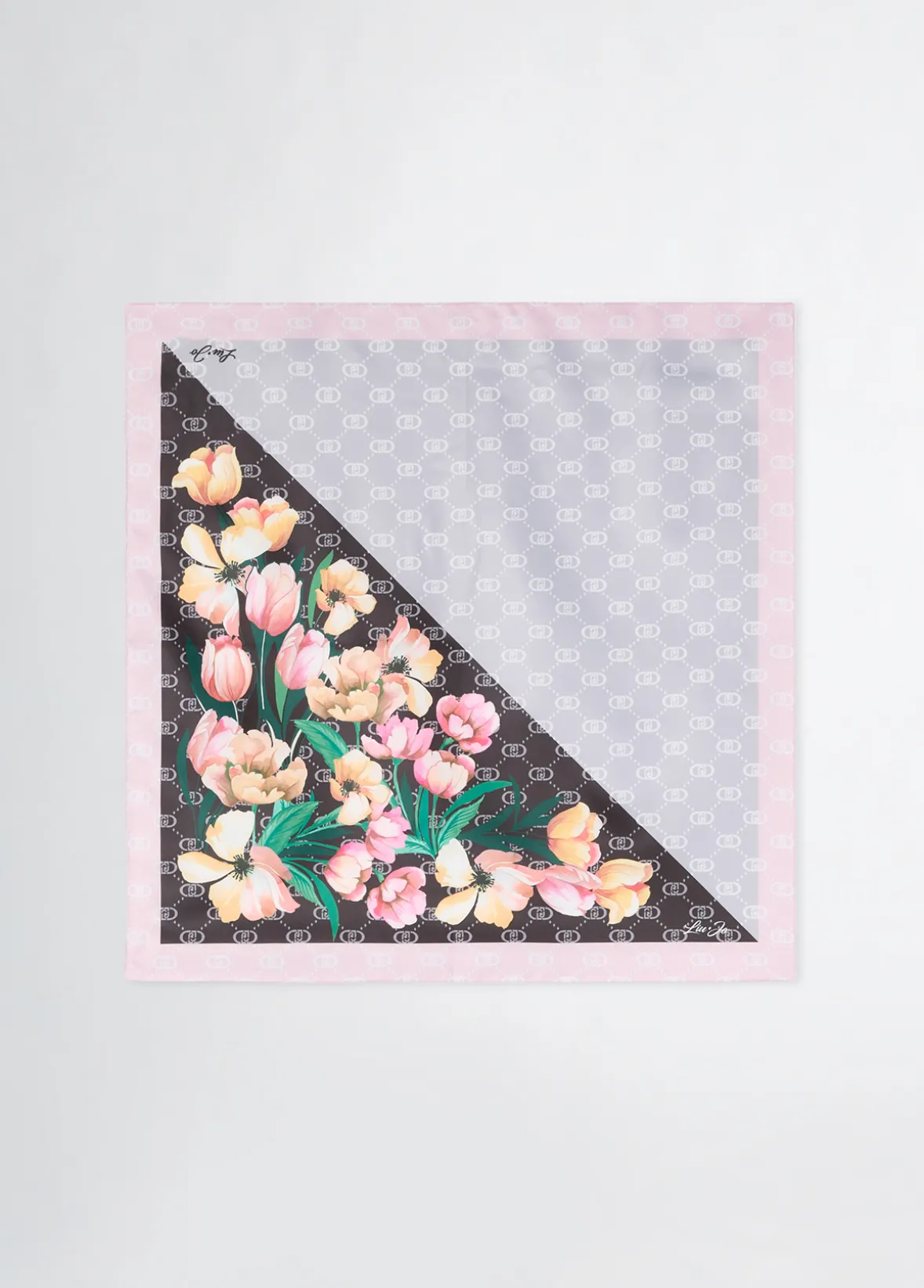 Foulard con angolo floreale