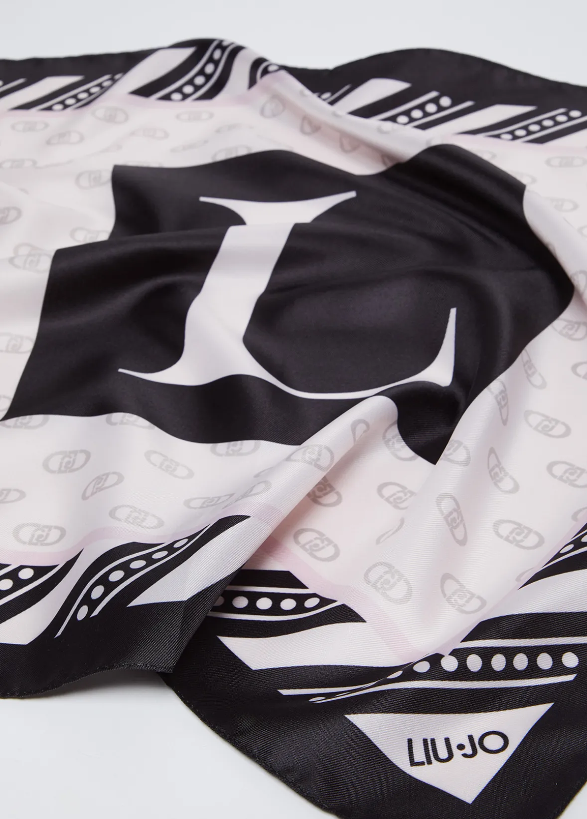 Foulard con lettera