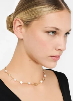 Girocollo con perle sintetiche
