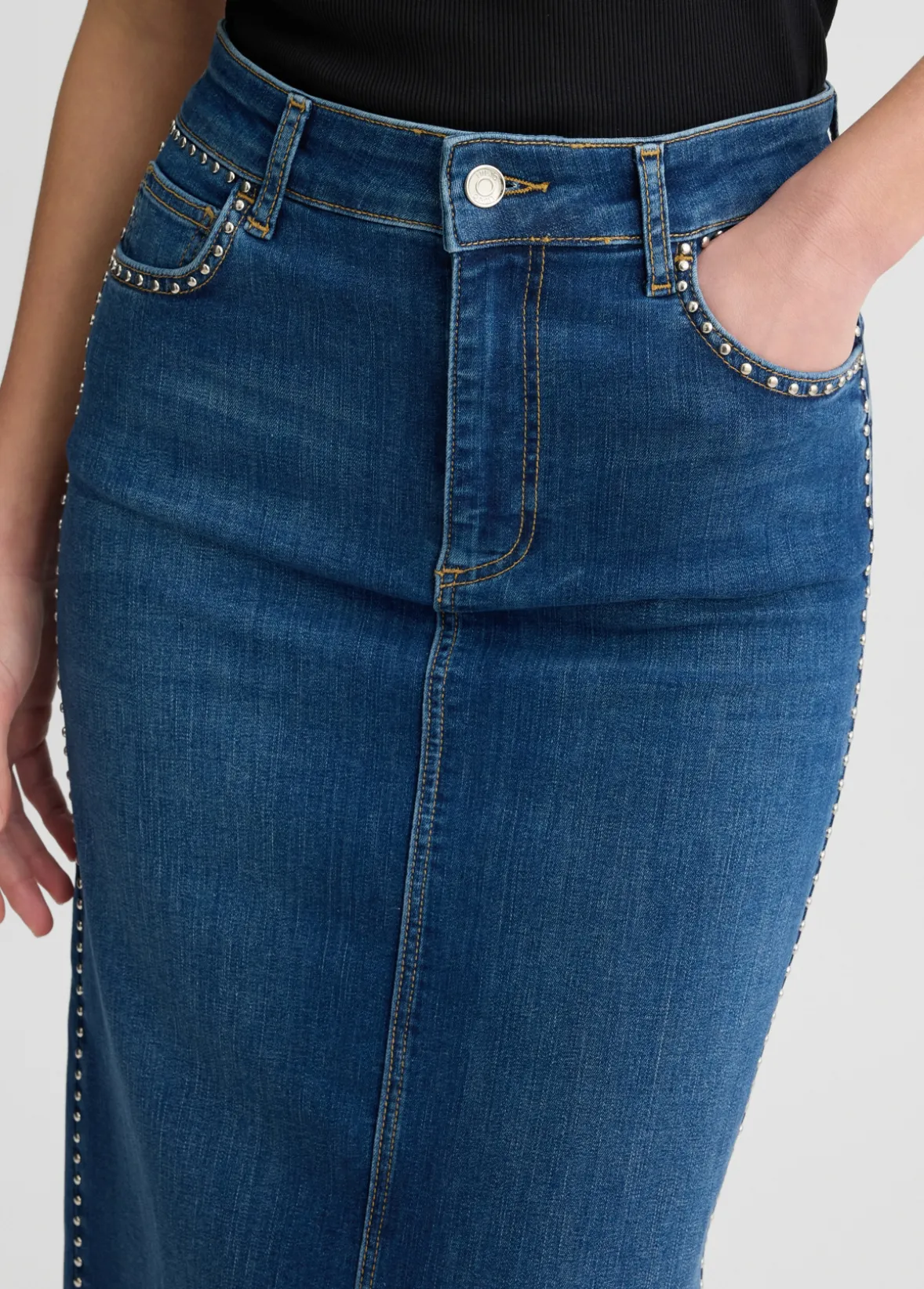 Gonna in denim con borchie