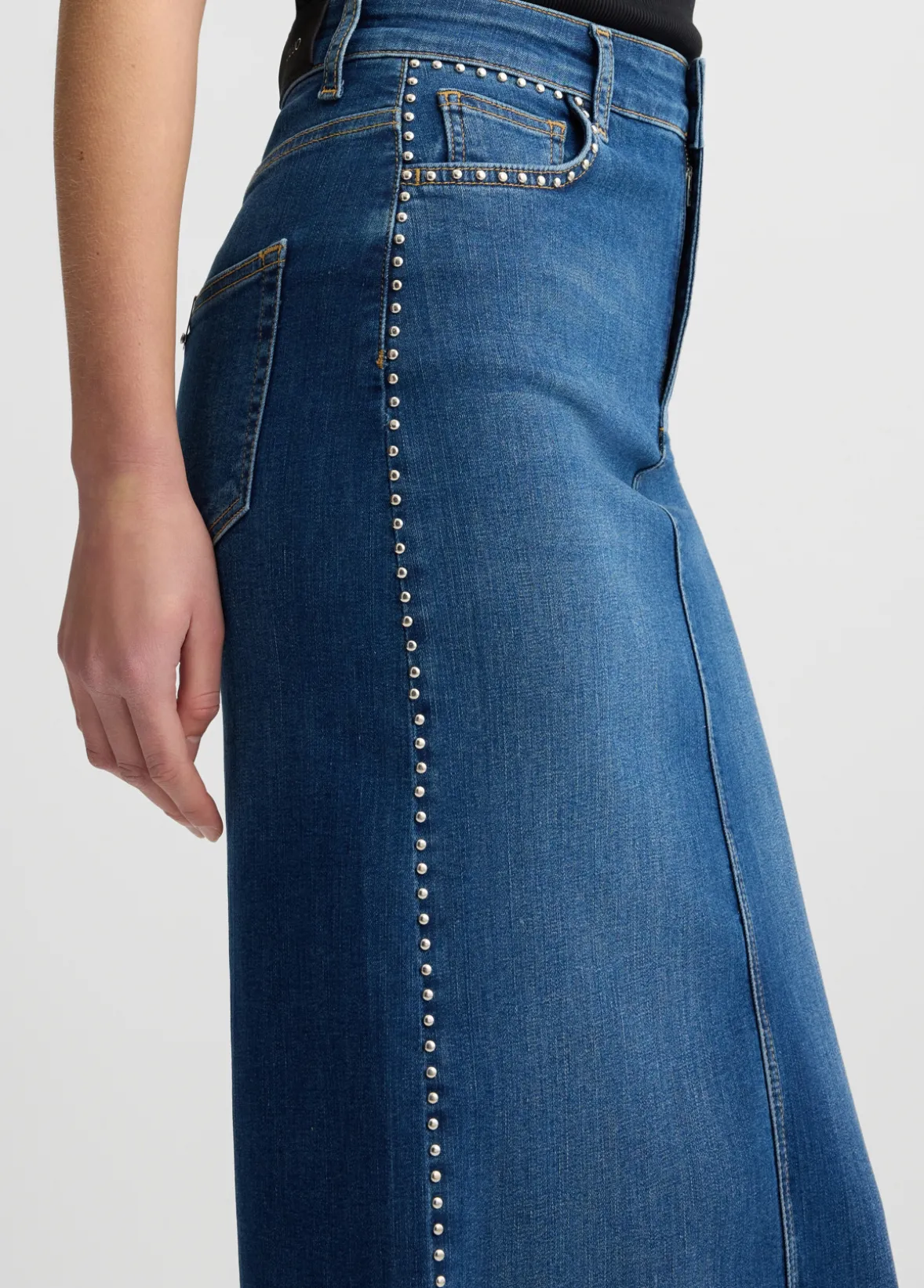 Gonna in denim con borchie