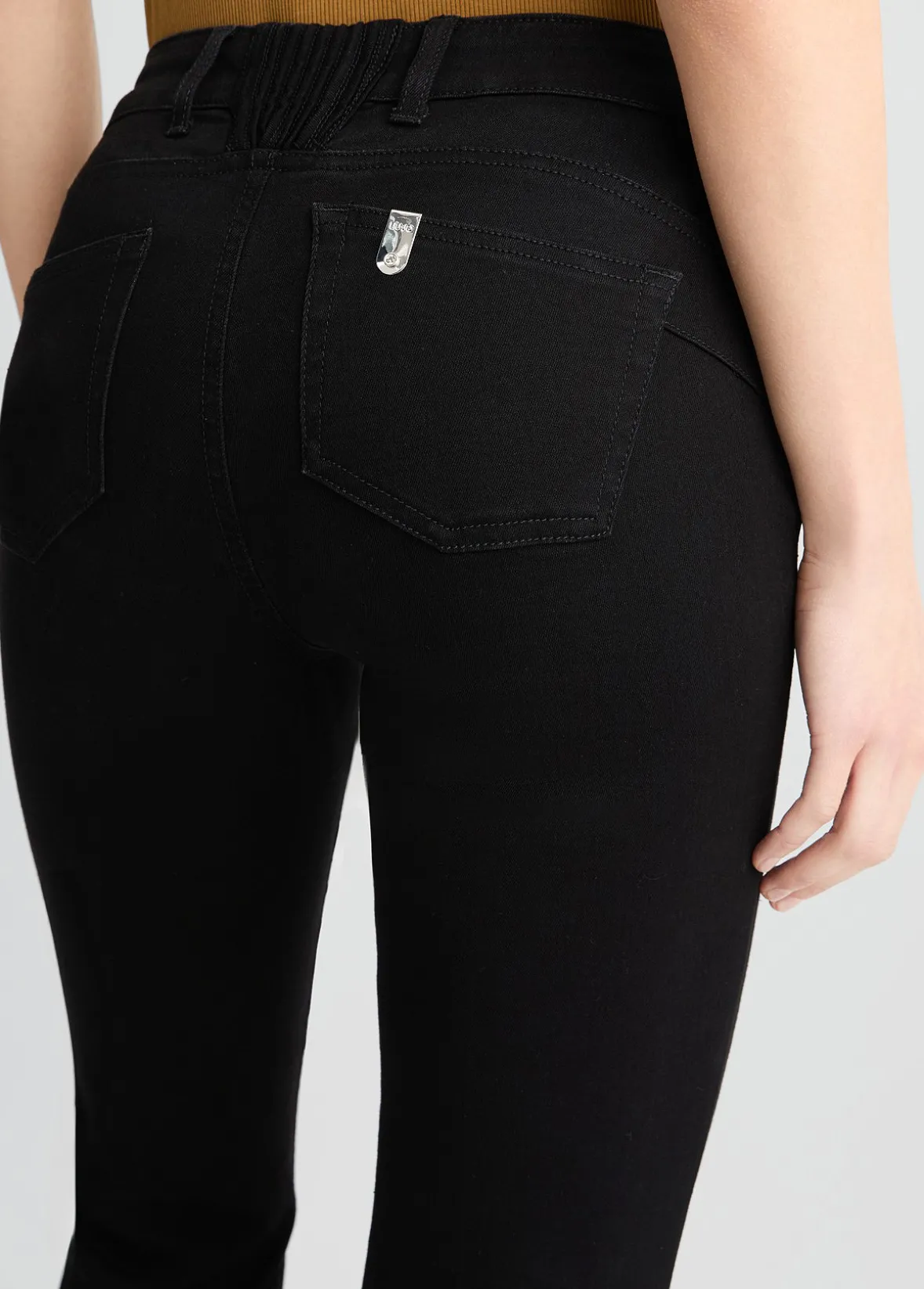 Jeans a zampa