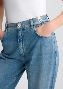 Jeans baggy a vita alta