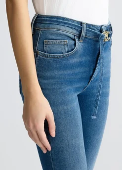 Jeans bootcut con cintura