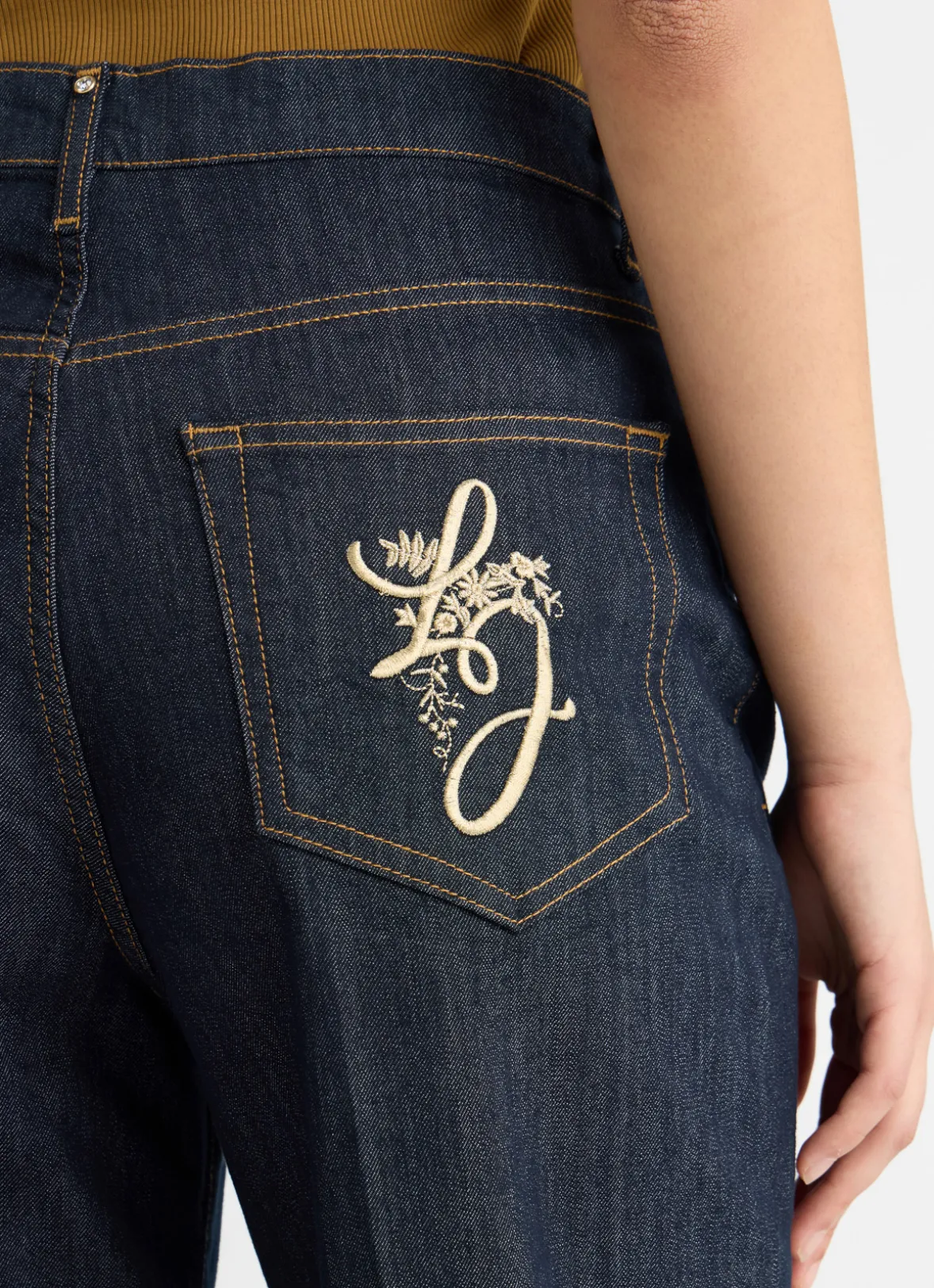 Jeans carrot fit a vita alta