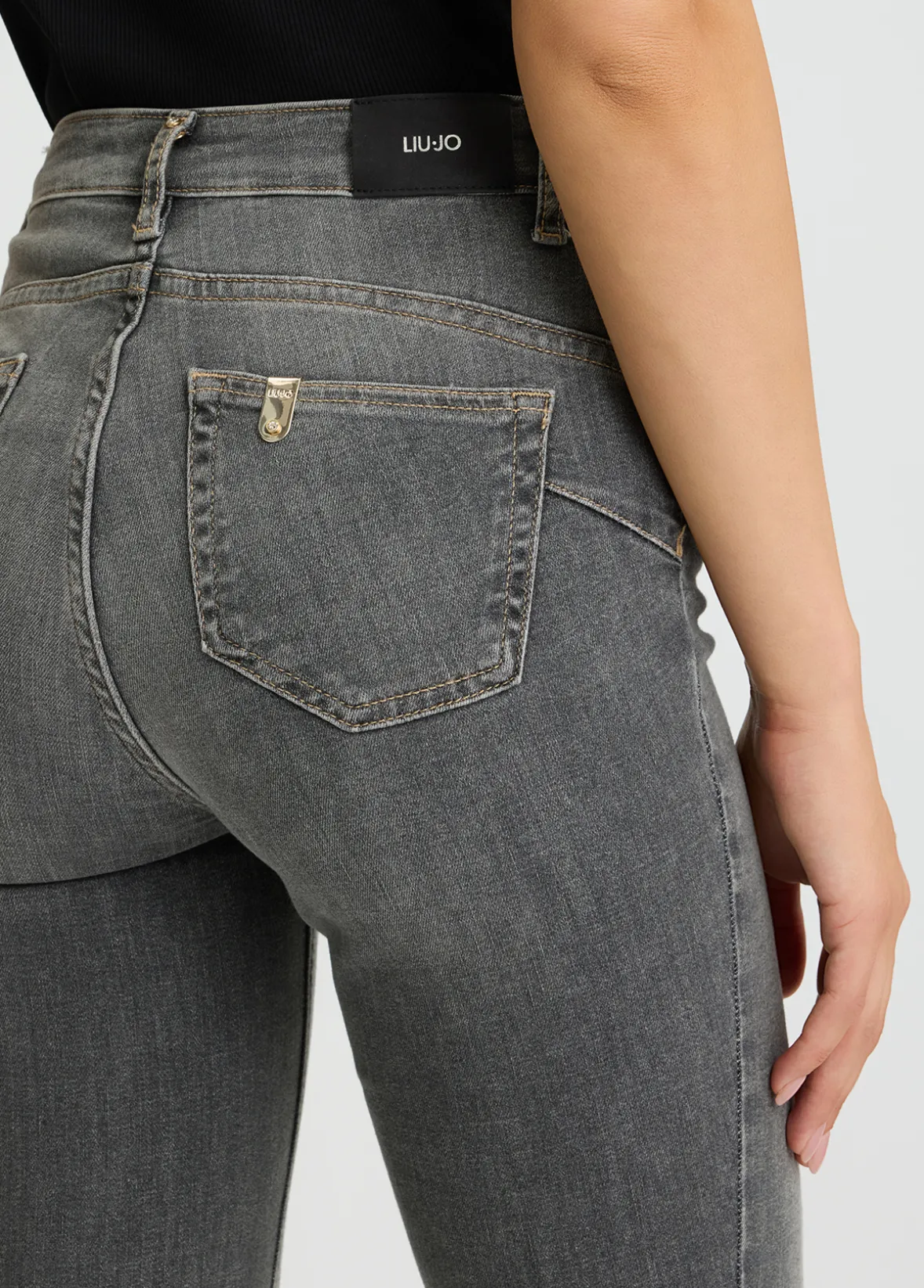 Jeans flare a vita alta