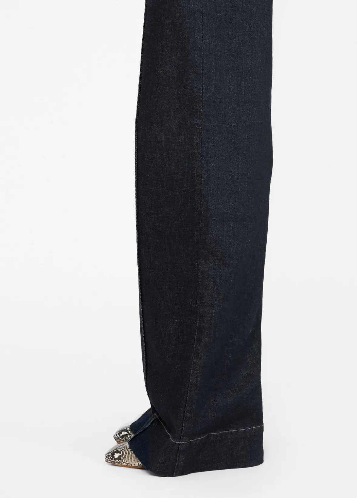 Jeans flare a vita alta con tasche