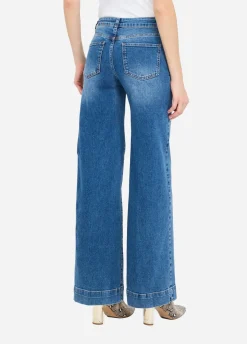 Jeans flare con charm gioiello