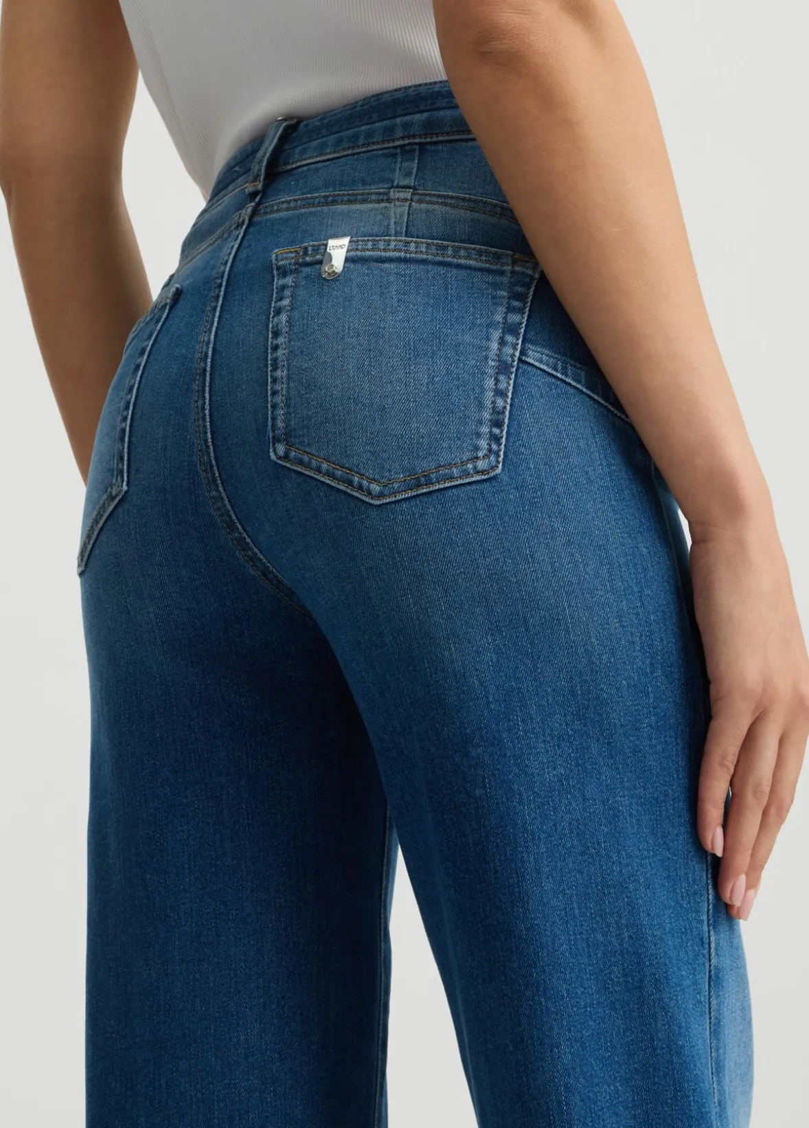 Jeans flare con cintura