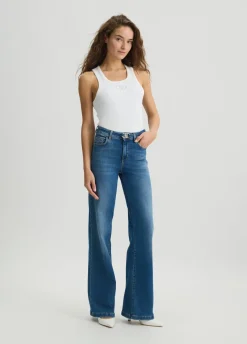 Jeans flare con cintura