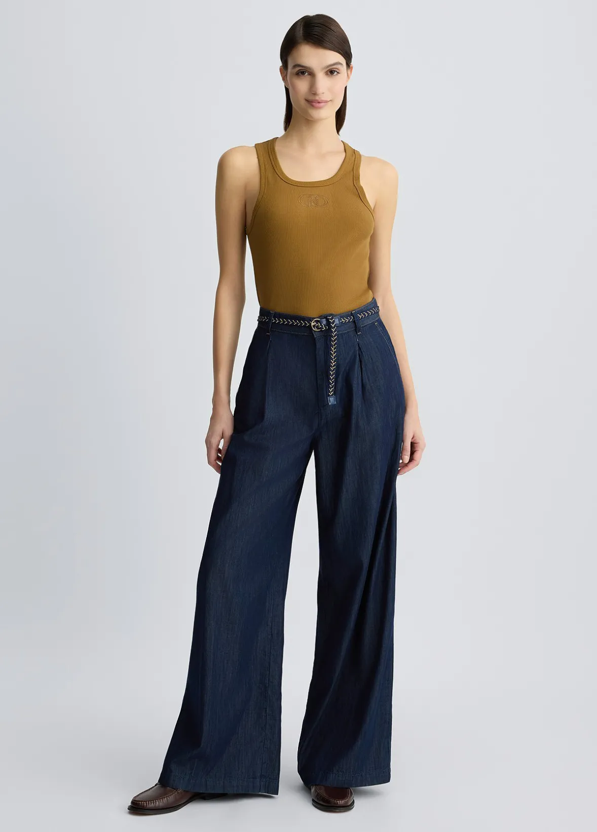 Jeans flare con pinces