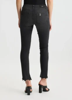 Jeans skinny con catene