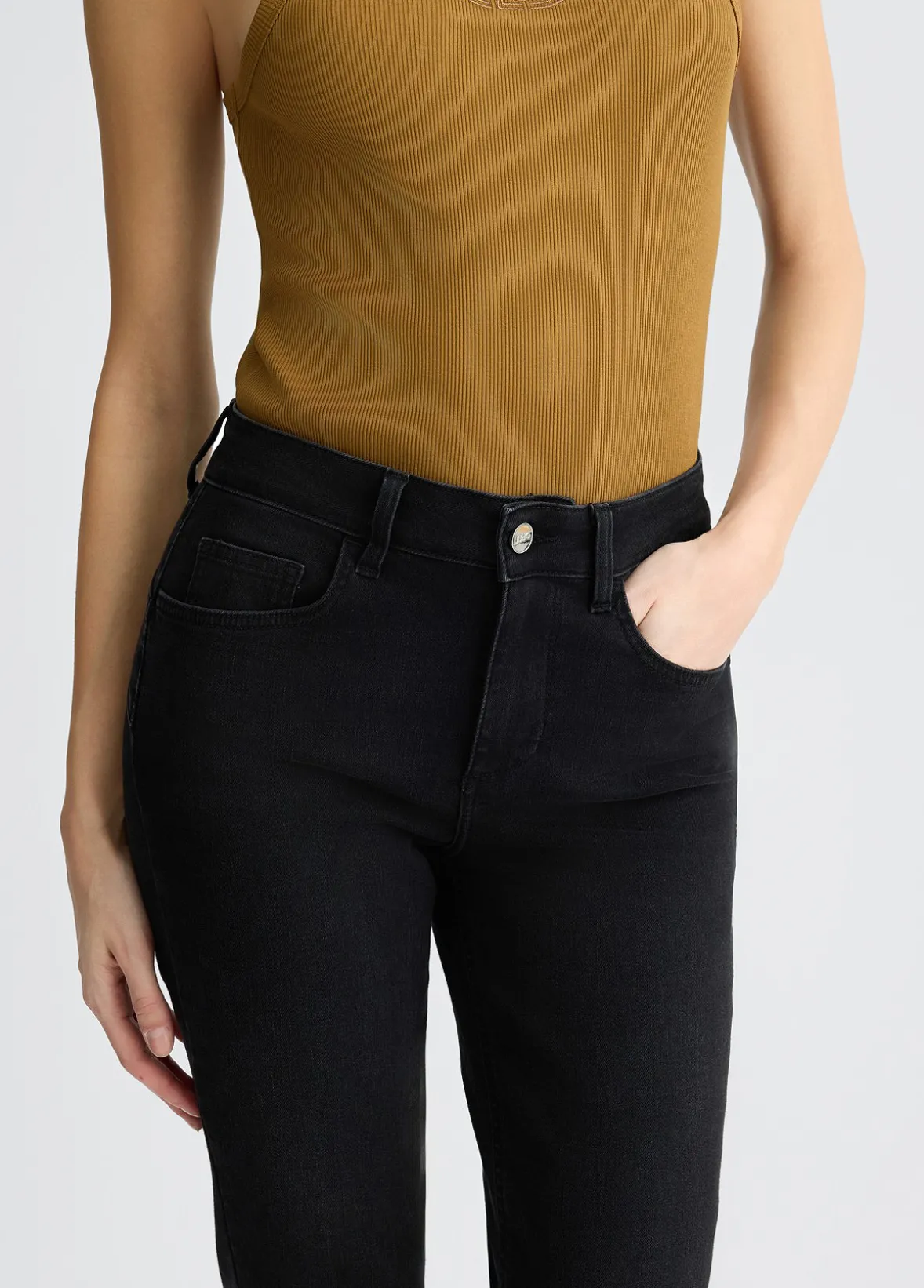 Jeans skinny con strass