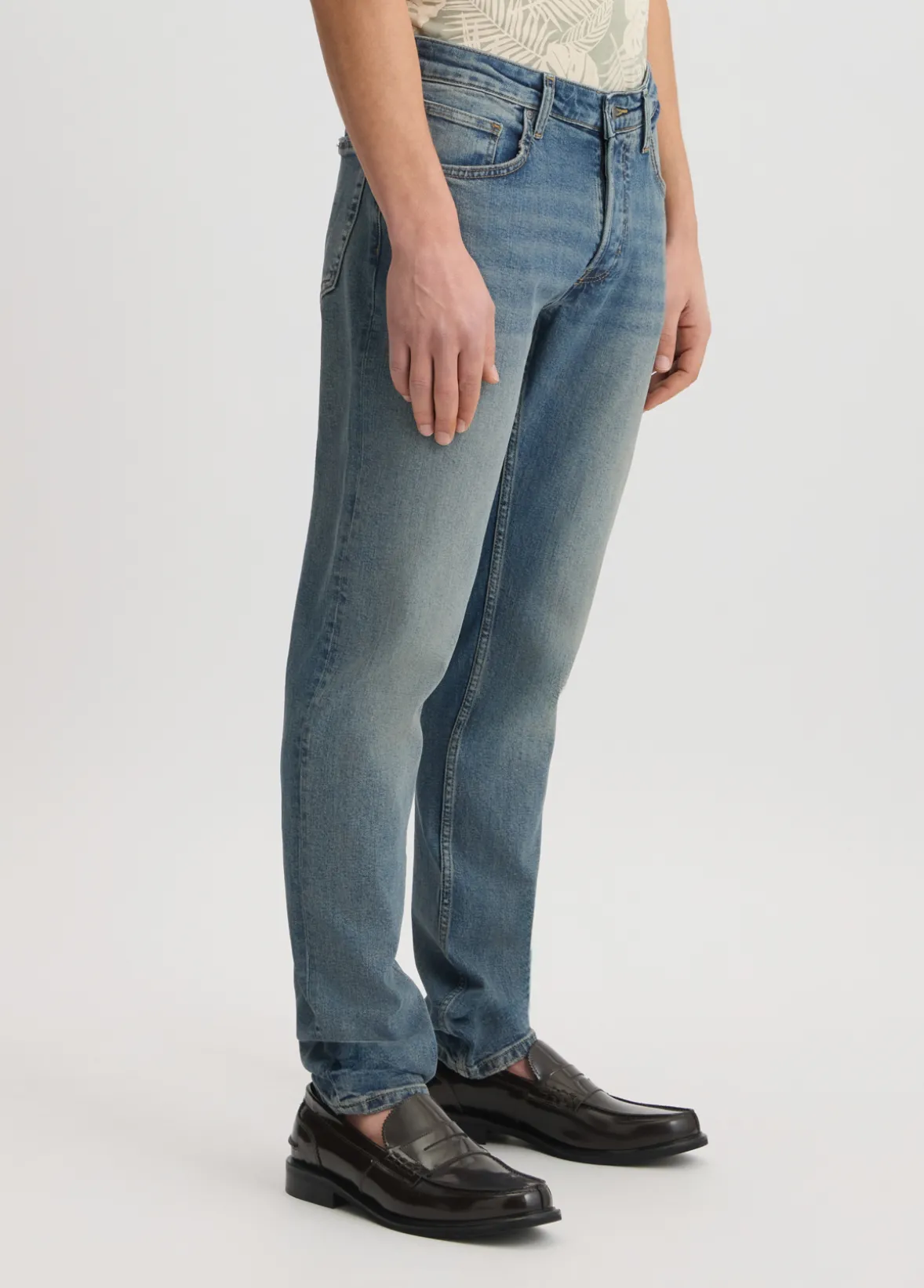 Jeans slim fit con strappi