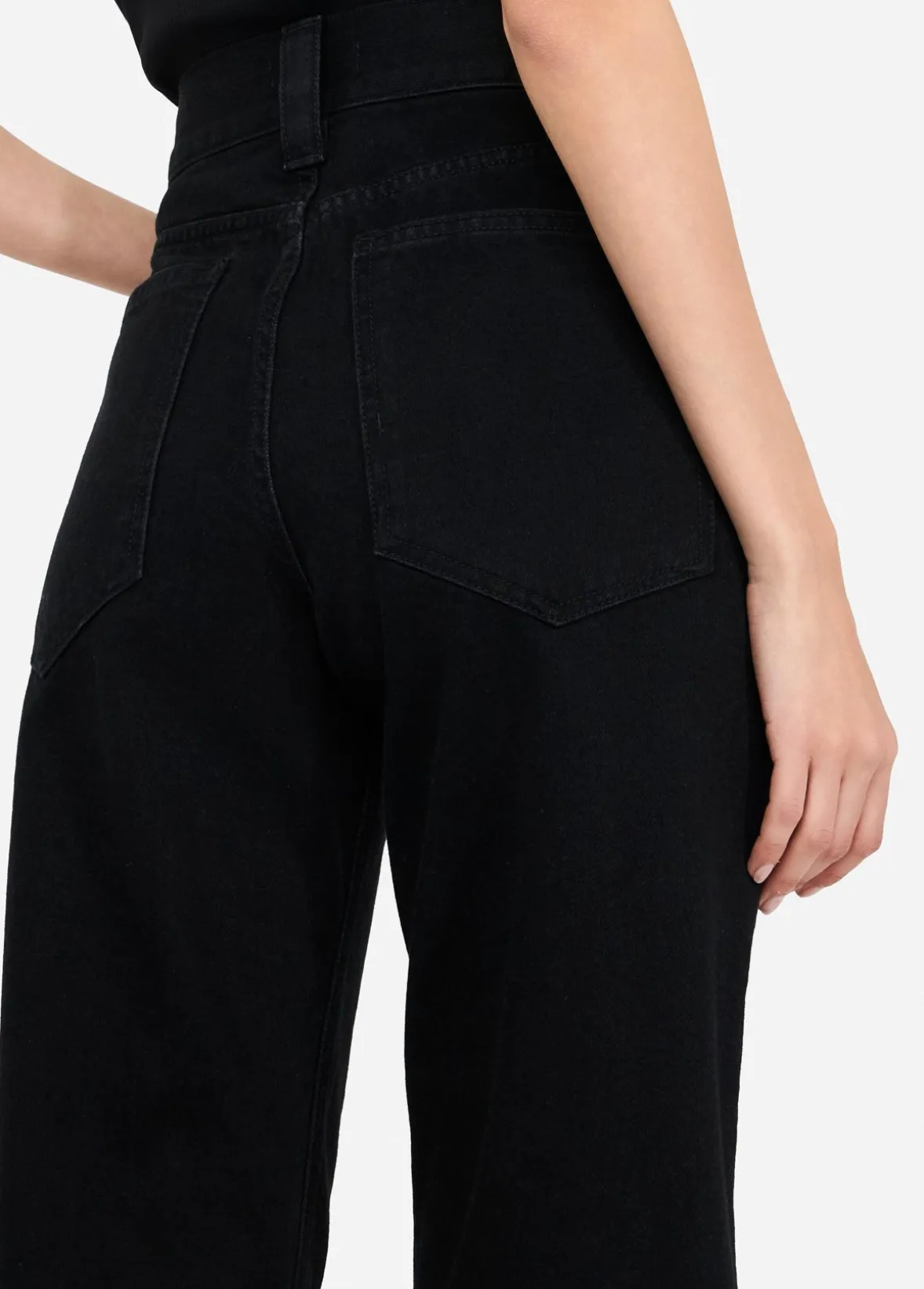Jeans straight con perle gioiello