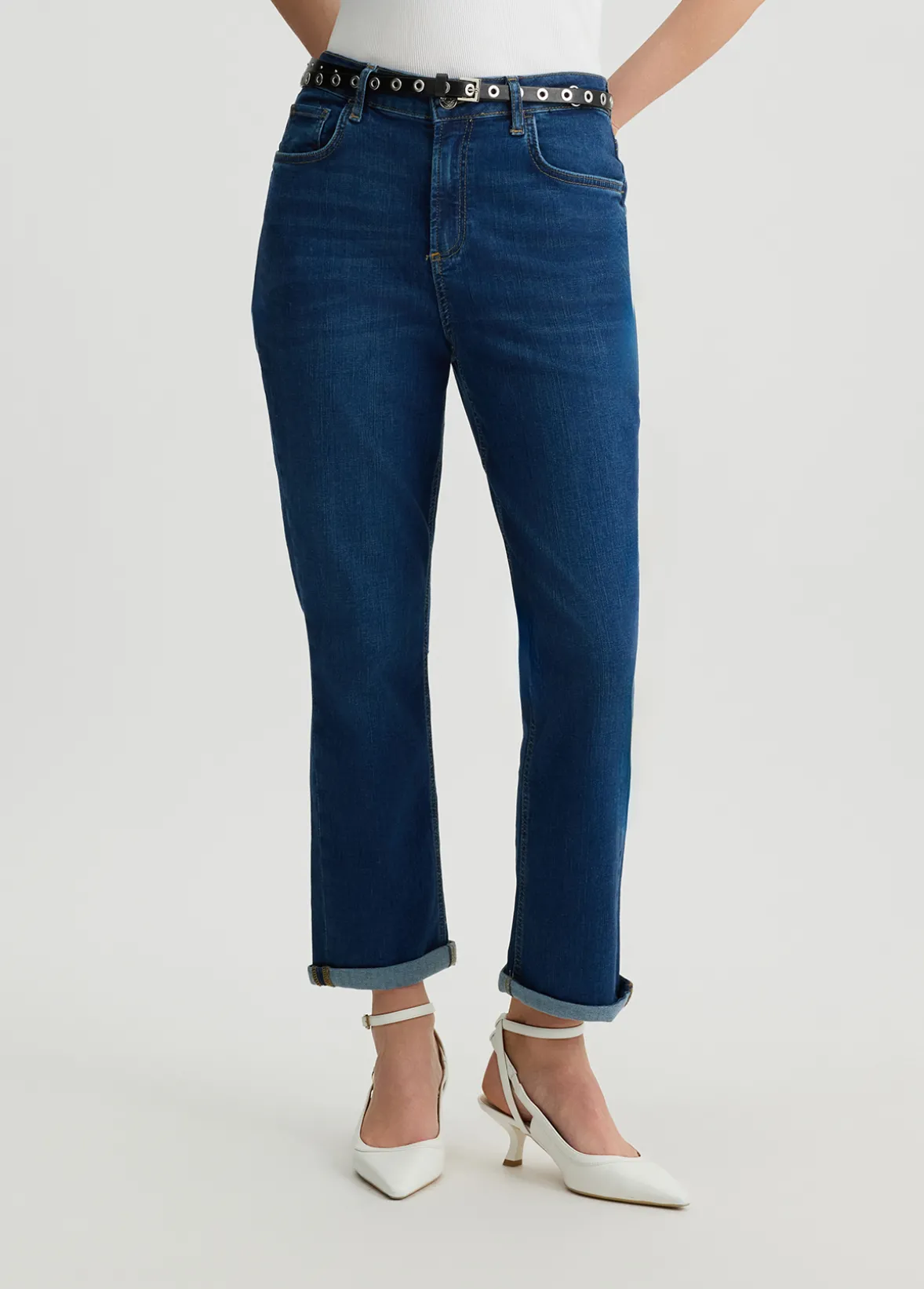 Jeans straight cropped con cintura