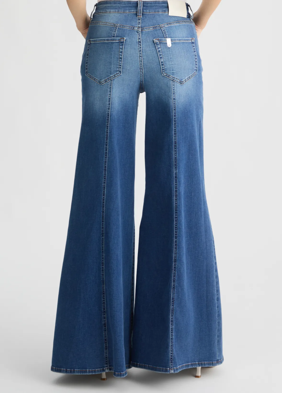 Jeans super flare a vita alta