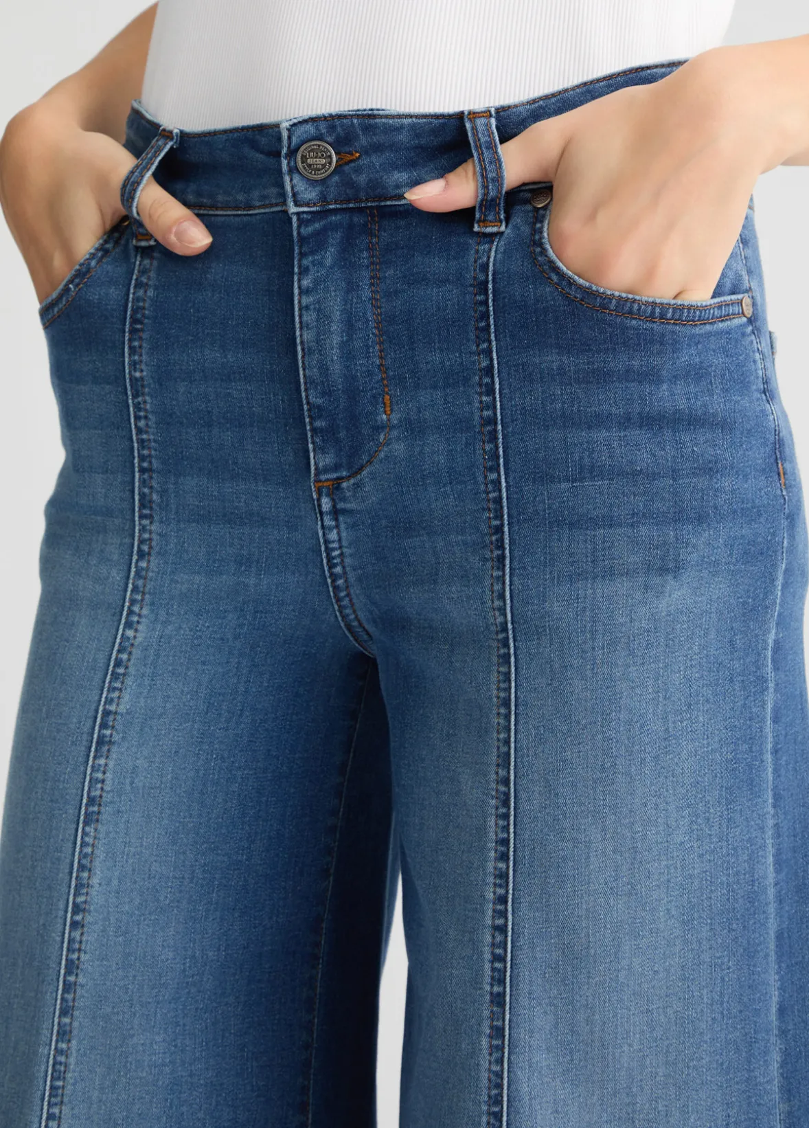 Jeans super flare a vita alta