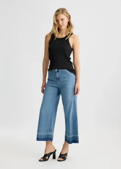 Jeans super flare con cintura
